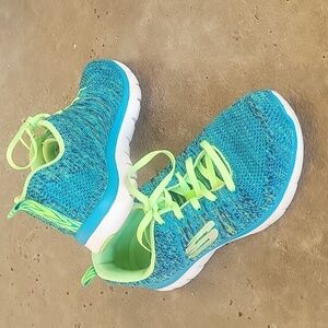 Sketchers Air-cooled Memory Foam Sneakers